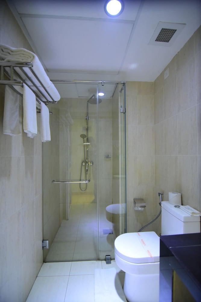Thilhara Days Inn Colombo Esterno foto