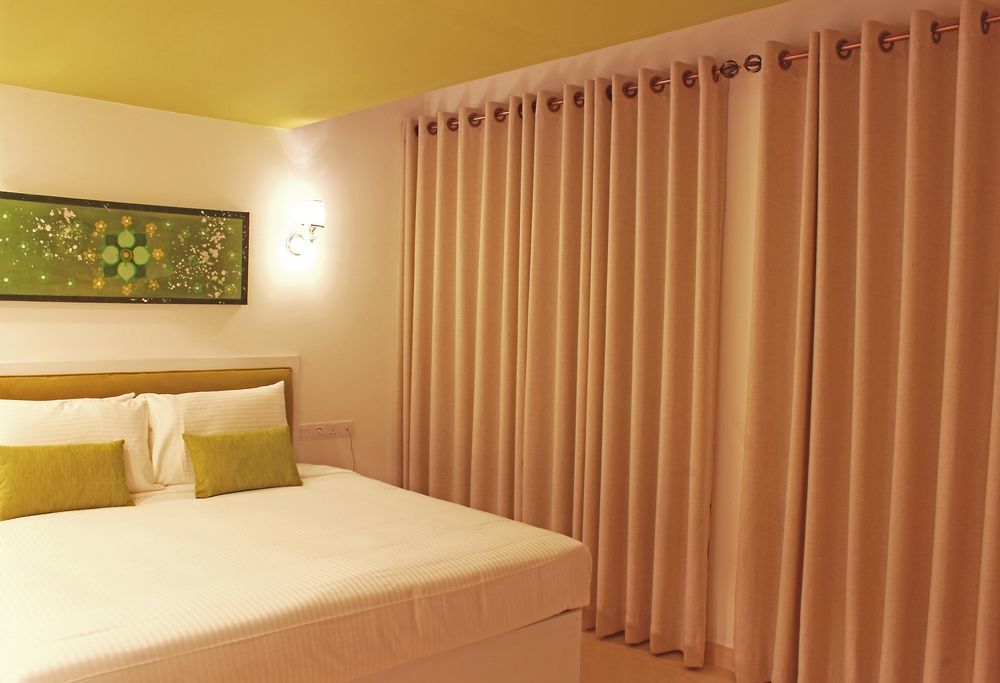 Thilhara Days Inn Colombo Esterno foto