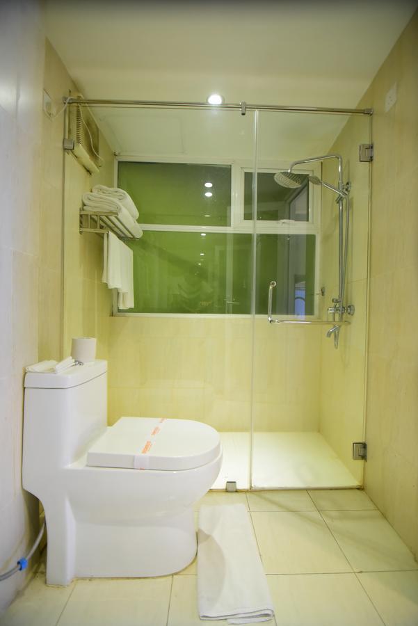 Thilhara Days Inn Colombo Esterno foto