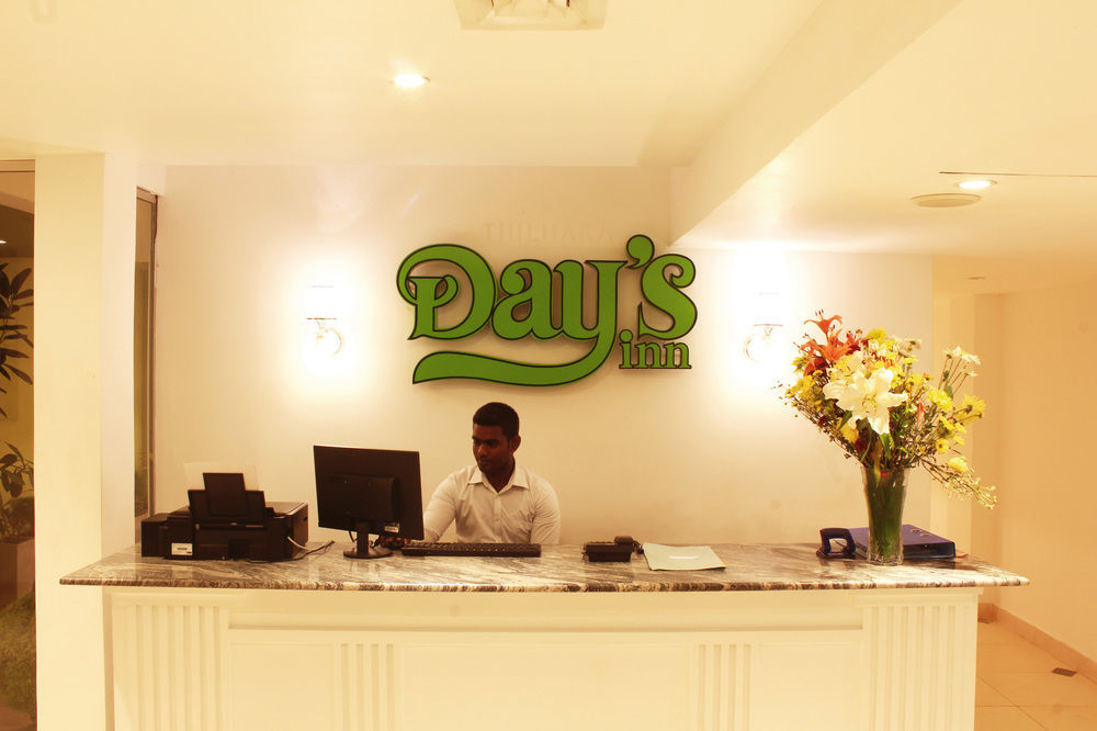 Thilhara Days Inn Colombo Esterno foto