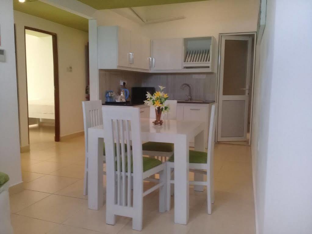 Thilhara Days Inn Colombo Esterno foto
