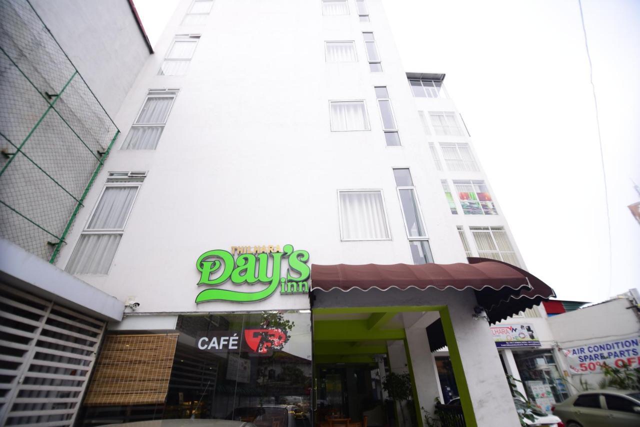 Thilhara Days Inn Colombo Esterno foto
